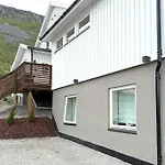 Modern With Incredible Panoramic Views Apartmán