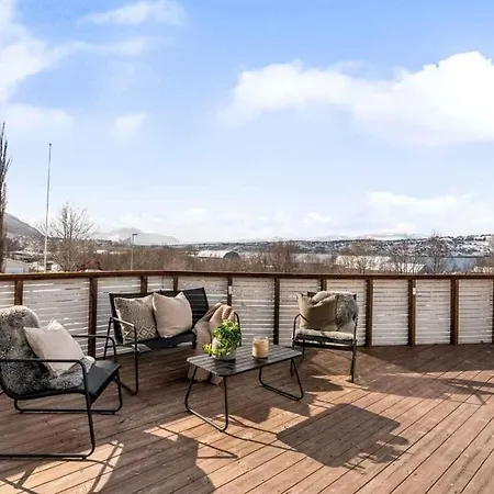 Modern With Incredible Panoramic Views Daire