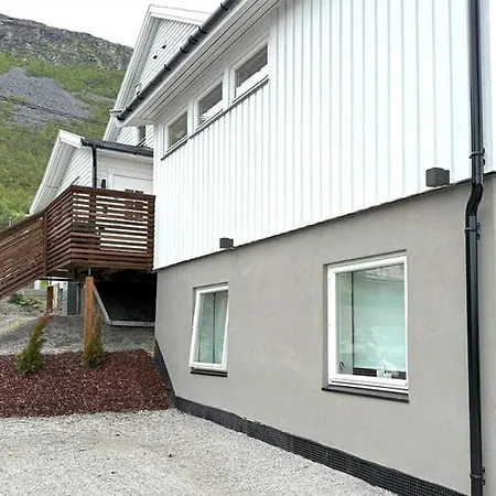 Modern With Incredible Panoramic Views Daire