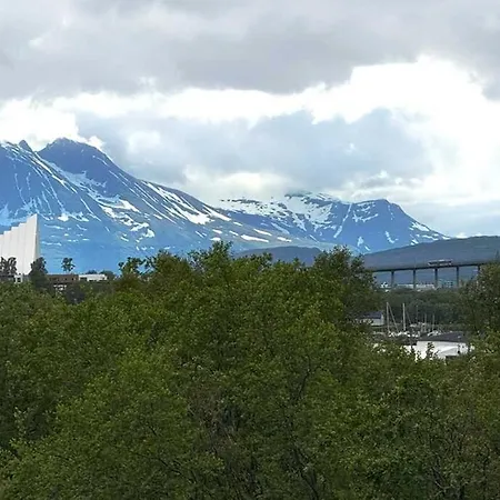 Modern With Incredible Panoramic Views Daire Tromsø