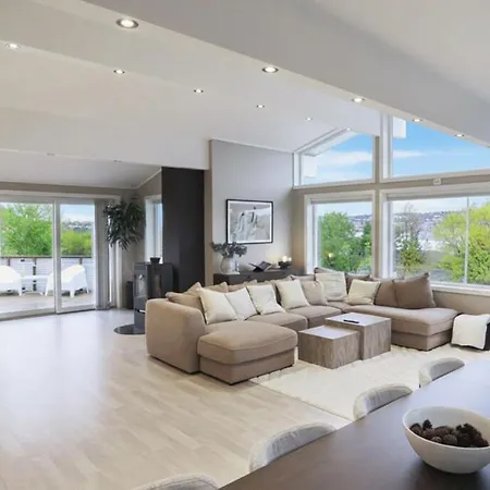 Modern With Incredible Panoramic Views Appartamento *