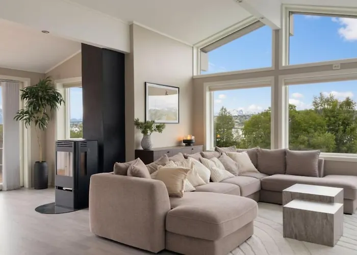 Modern With Incredible Panoramic Views *