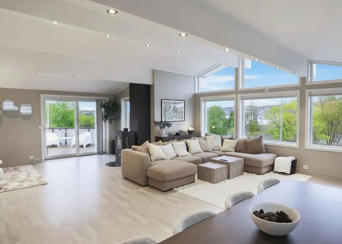 Modern With Incredible Panoramic Views Appartement *