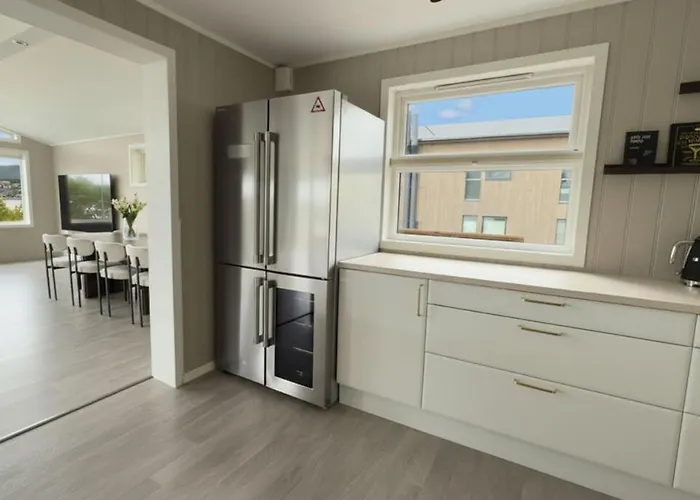Modern With Incredible Panoramic Views Appartement Tromsø