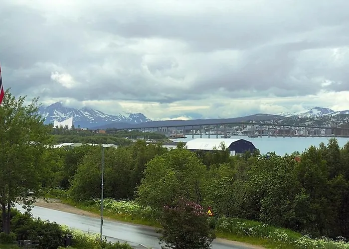 Modern With Incredible Panoramic Views * Tromsø